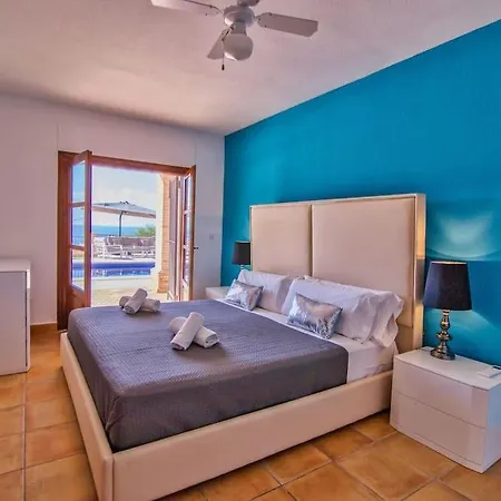 Luxury Christine Sea View Villa *